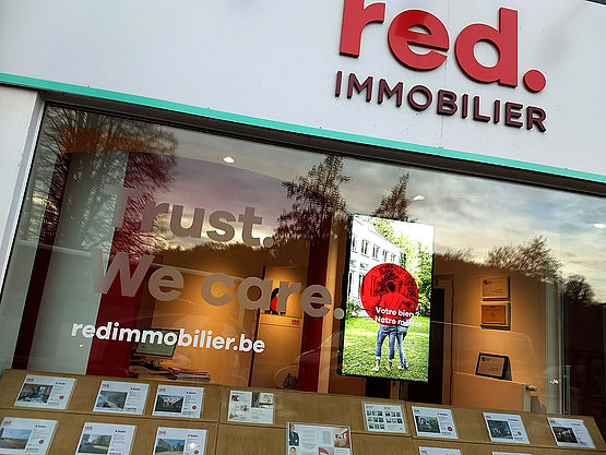 Ecran Vitrine agence immobilière affichage dynamique TAPTAP