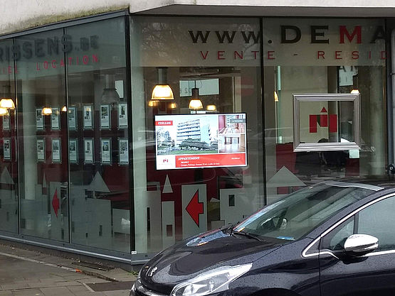 Ecran vitrine agence immobilière TAPTAP