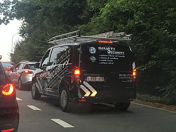 Apollo Communications - Lettrage de véhicule d'entreprise